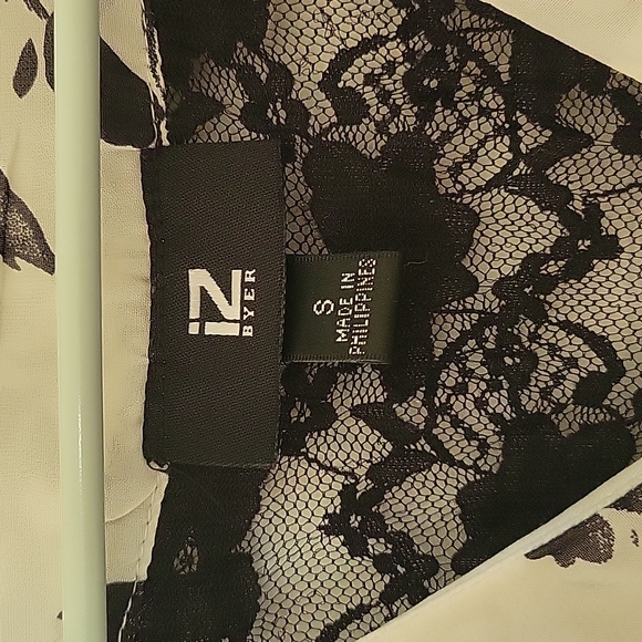 IZ byer top - Picture 2 of 2